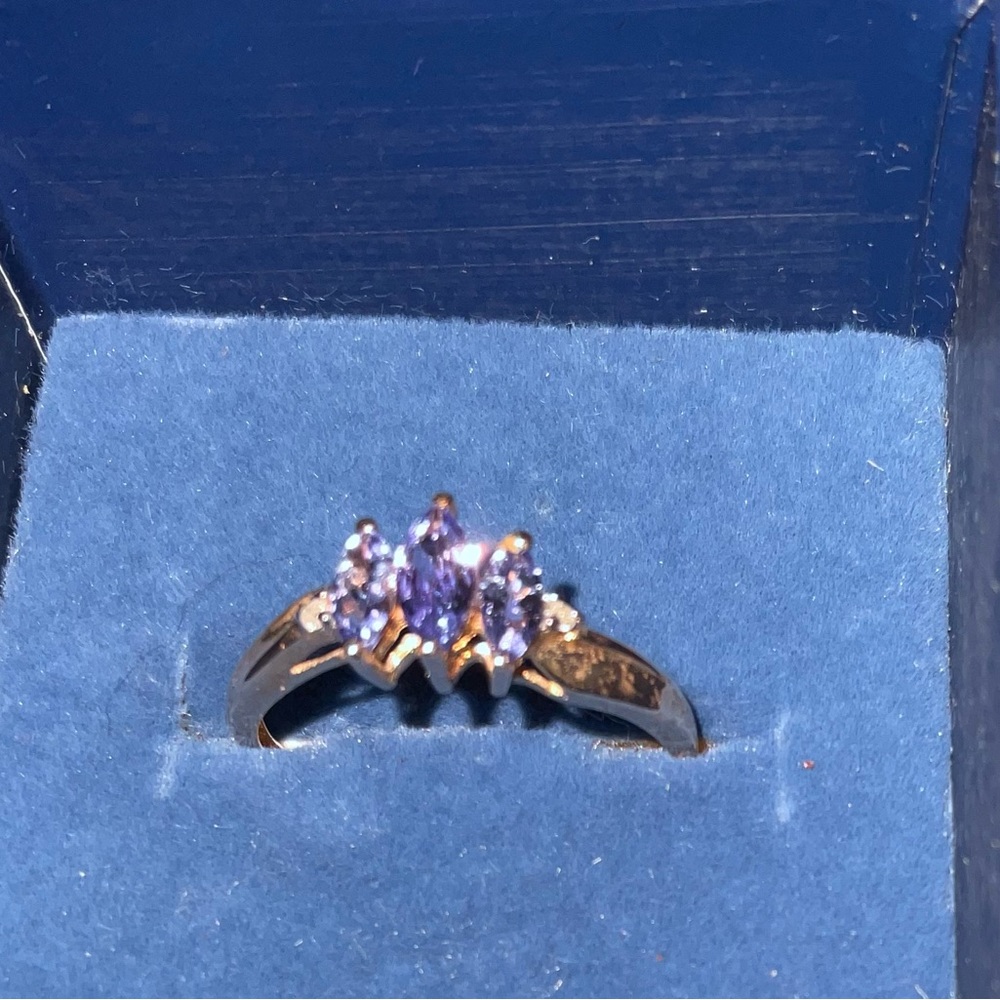 Ring 10KT .47ctw MQ Tanzanite w/ round diamond accents NEW with tags weighs 2 g